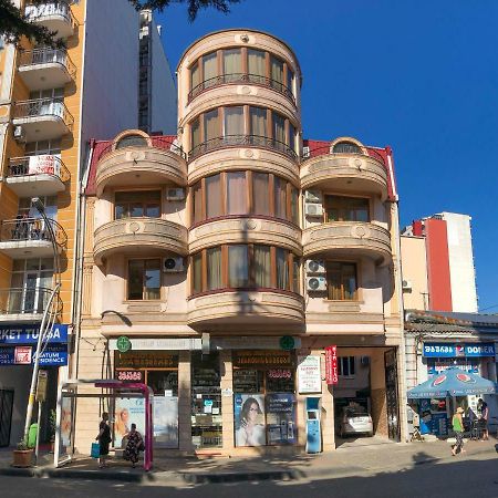 Hotel Tao Batumi Bagian luar foto