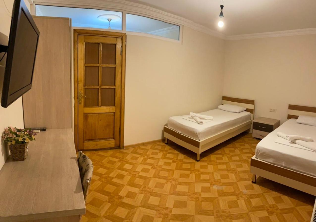 Hotel Tao Batumi Bagian luar foto