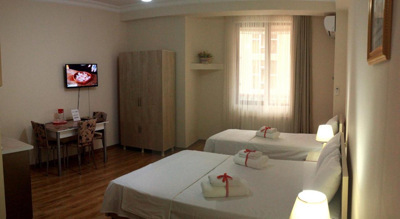 Hotel Tao Batumi Bagian luar foto