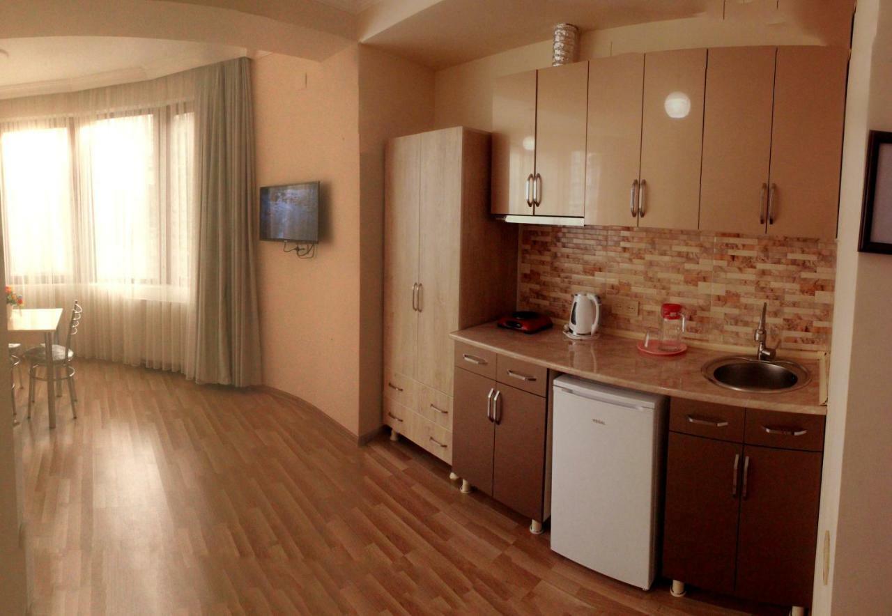 Hotel Tao Batumi Bagian luar foto